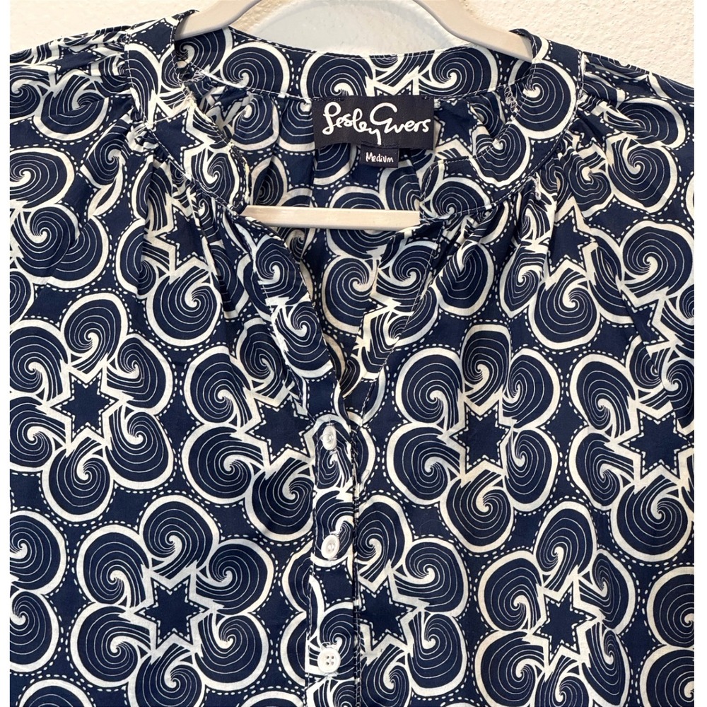 Lesley Evers Navy White Geometric Swirl Star Cotton Blouse Top Womens Medium - Picture 3 of 9